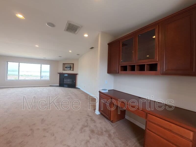 Imperial Beach House: 525 12th Street