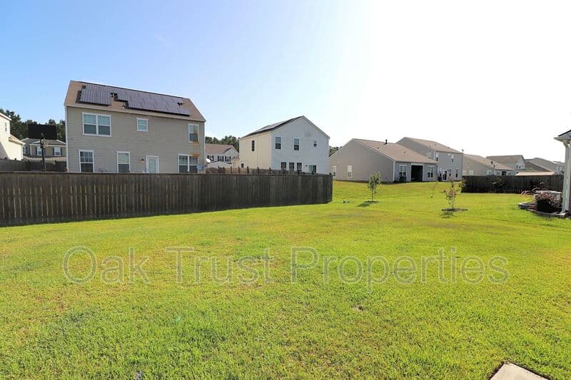 North Charleston House: 7716 Haywood Street