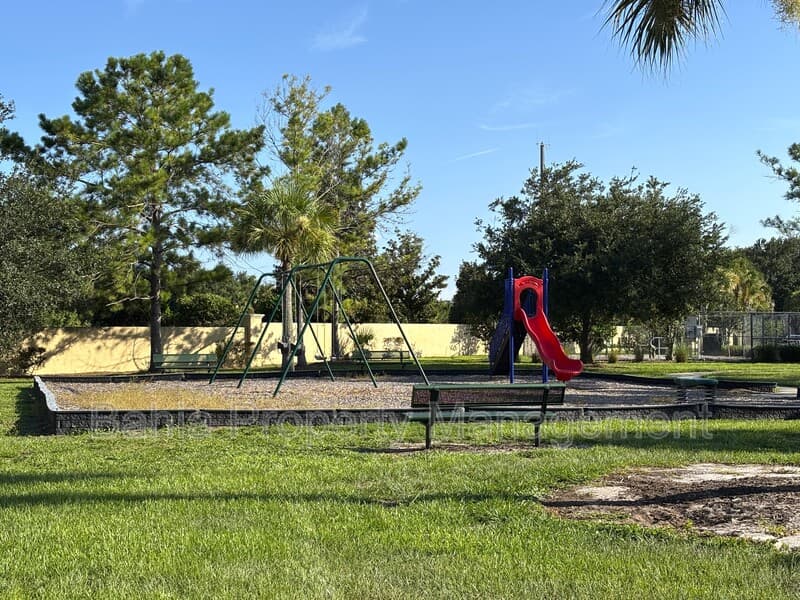 Kissimmee Townhome: 5110 Adelaide Dr