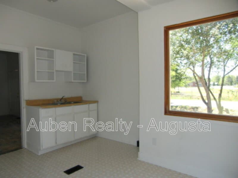 Augusta House: 1914 1/2 Kratha Drive