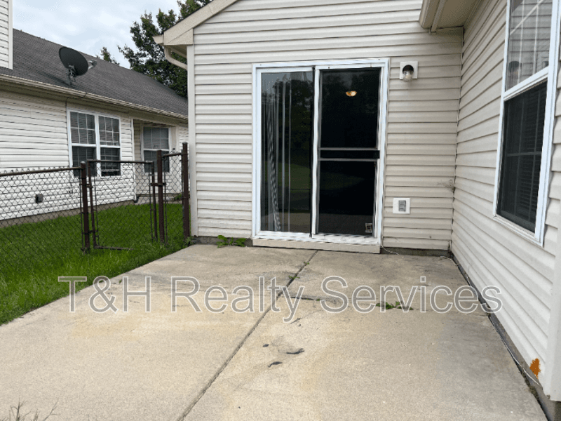 Indianapolis House: 4210 Village Trace Boulevard