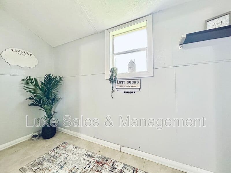 Del City House: 4220 SE 25th St