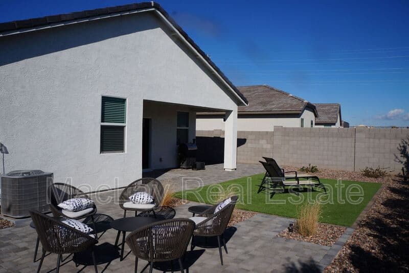 San Tan Valley House: 1349 W Highland rd
