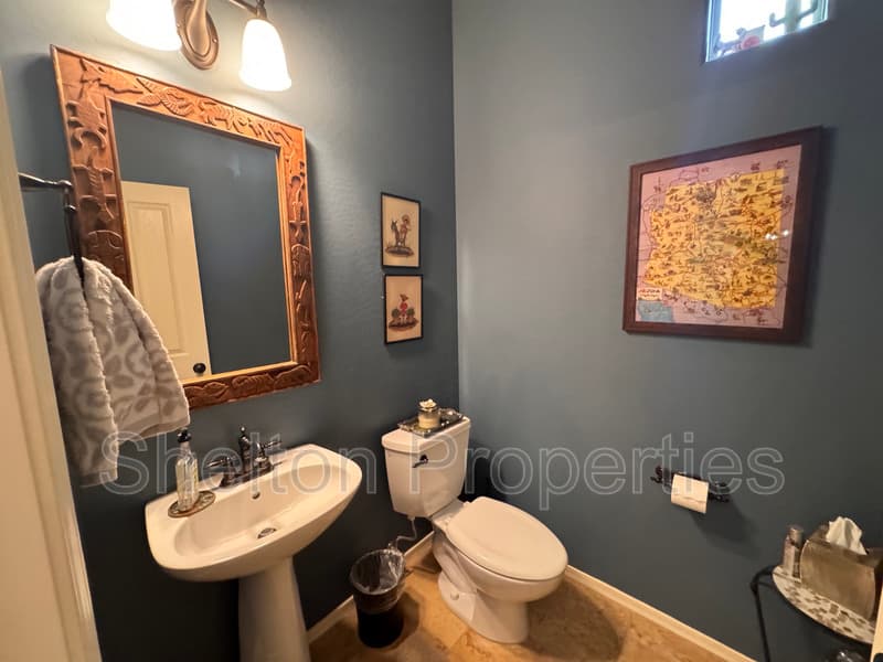 Buckeye House: 4301 N Golf Dr