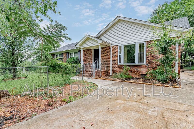 Greer House: 134 Saturn Lane