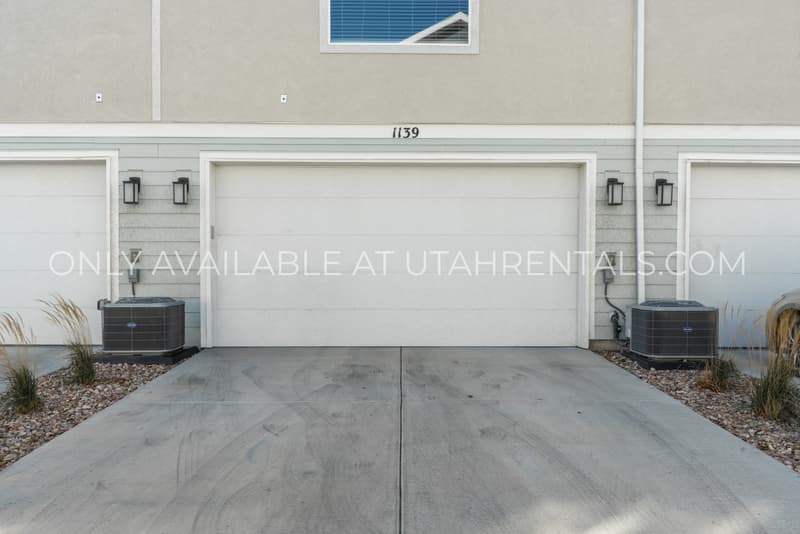 Saratoga Springs Townhome: 1139 E Hatch Row