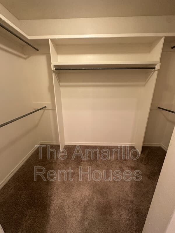 Amarillo House: 7040 Fulham Dr