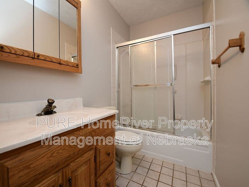 Omaha House: 2511 N 143rd Ave