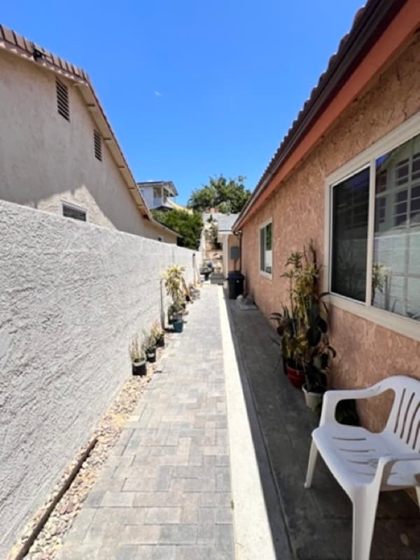 San Diego Condo: 1529 Duarte Place
