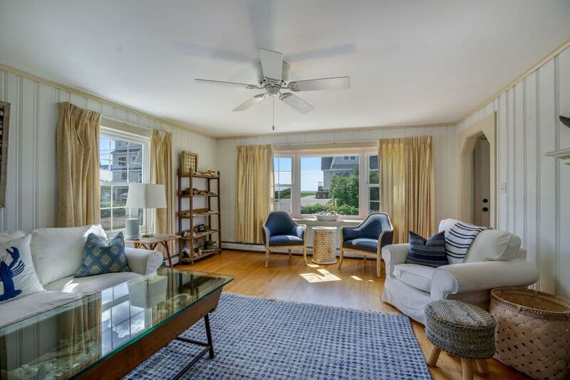 Wells House: 240 Island Beach Road