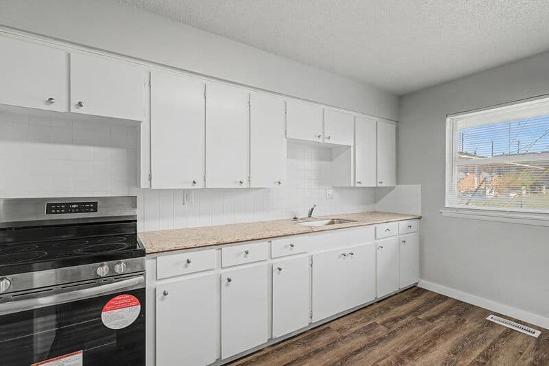 Rogers Condo: 1305 W New Hope Rd