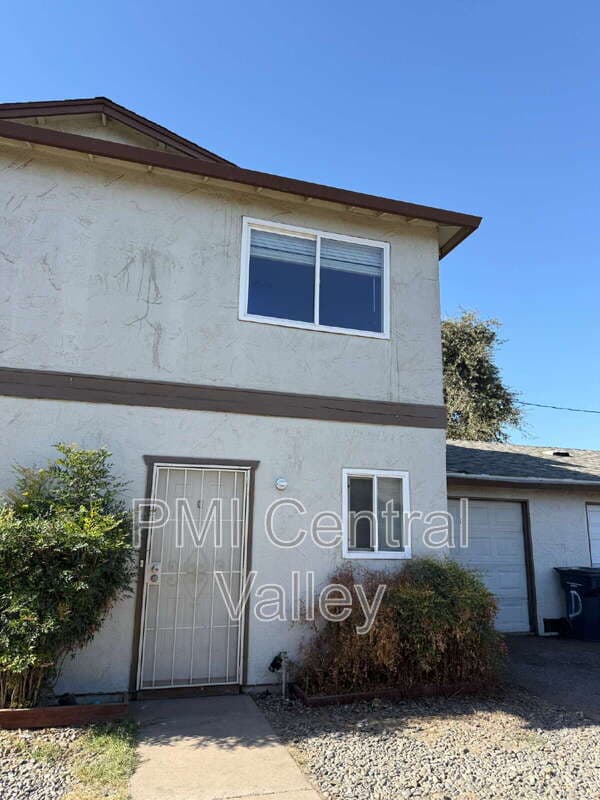 Denair Condo: 3557 Merced Ave C