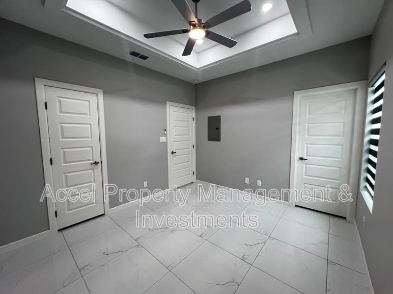 Alamo Condo: 1122 Country Club Drive
