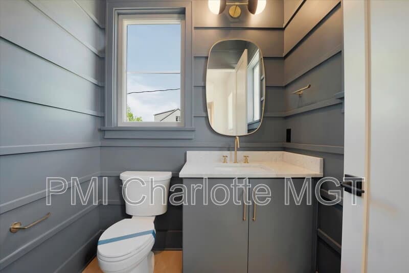 Charlotte House: 428 Dover Ave