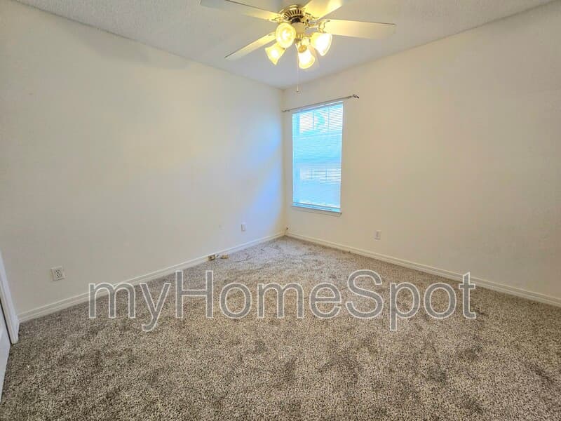 Pensacola House: 2497 Redoubt Ave