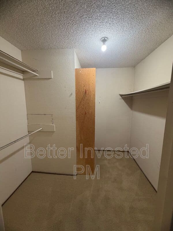 Ukiah House: 611 Tokay Ave