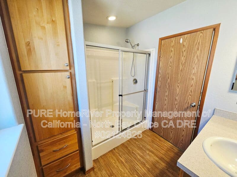 Redwood Valley House: 10590 East Rd