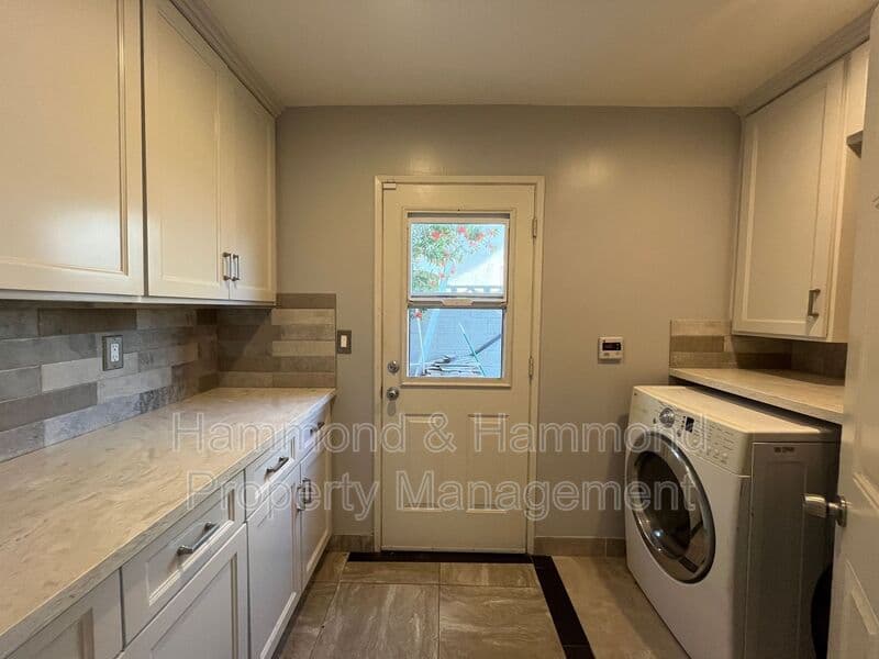 Granada Hills House: 10436 Amestoy Ave.