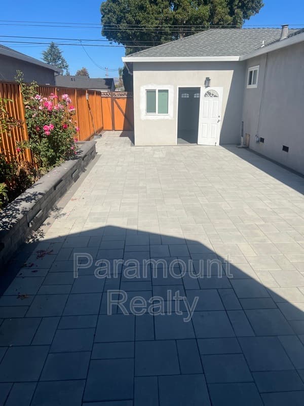 Fremont House: 36665 Cabrillo Dr