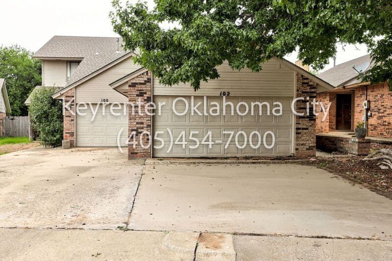 Norman Condo: 102 Harvard Rd