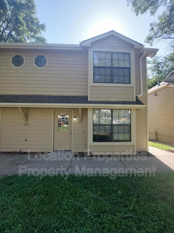 Lawrence Condo: 1314 Tennessee Street - B