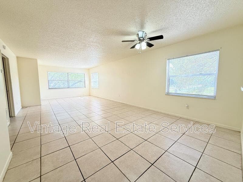 St. Petersburg Apartment: 3301 58th Ave S