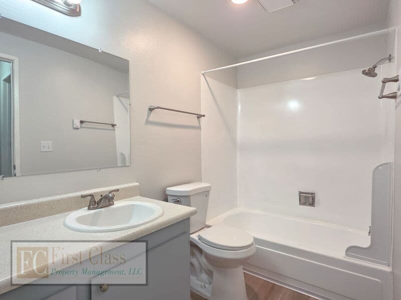 PORTLAND Condo: 1370 NE 186TH AVE