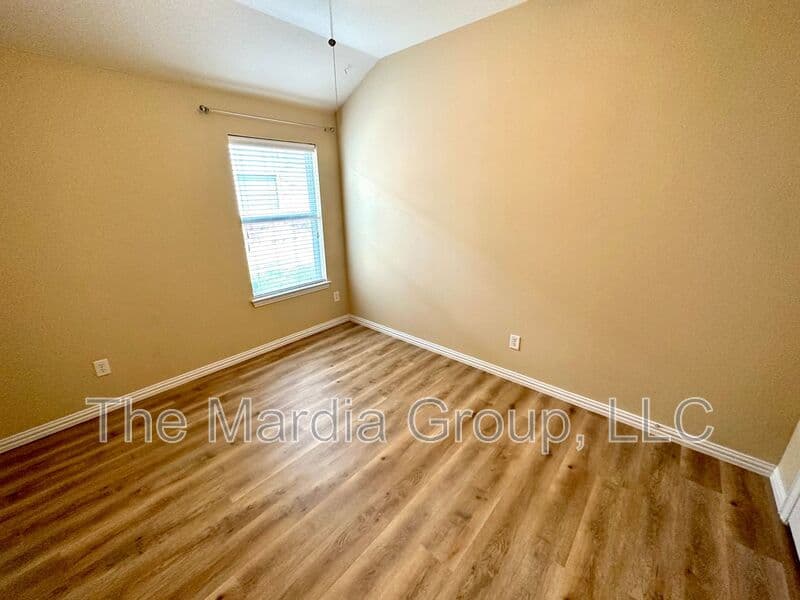 Princeton House: 221 Creekwood