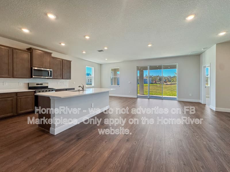 ZEPHYRHILLS House: 2333 STRATTEN DR