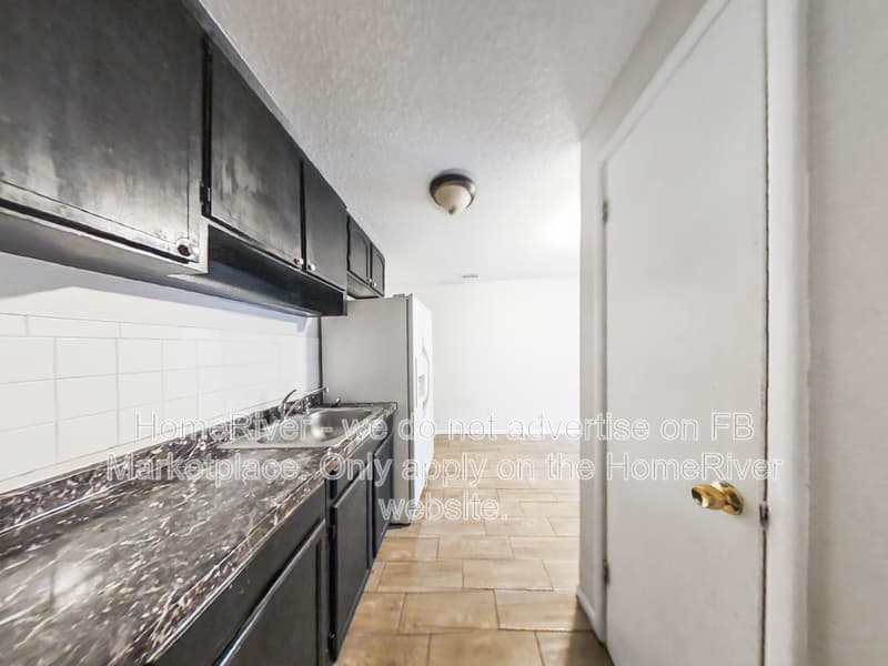 Tampa Condo: 1207 E 108th Ave
