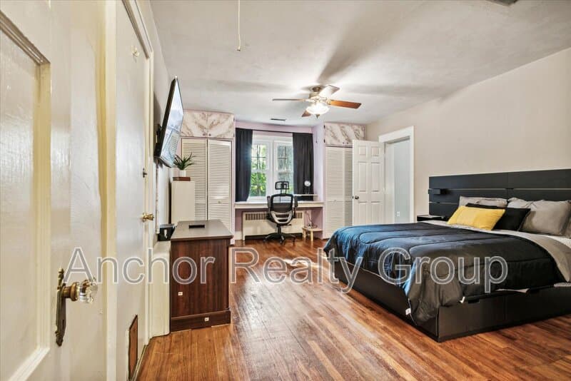 Norfolk House: 1839 Edgewood Avenue
