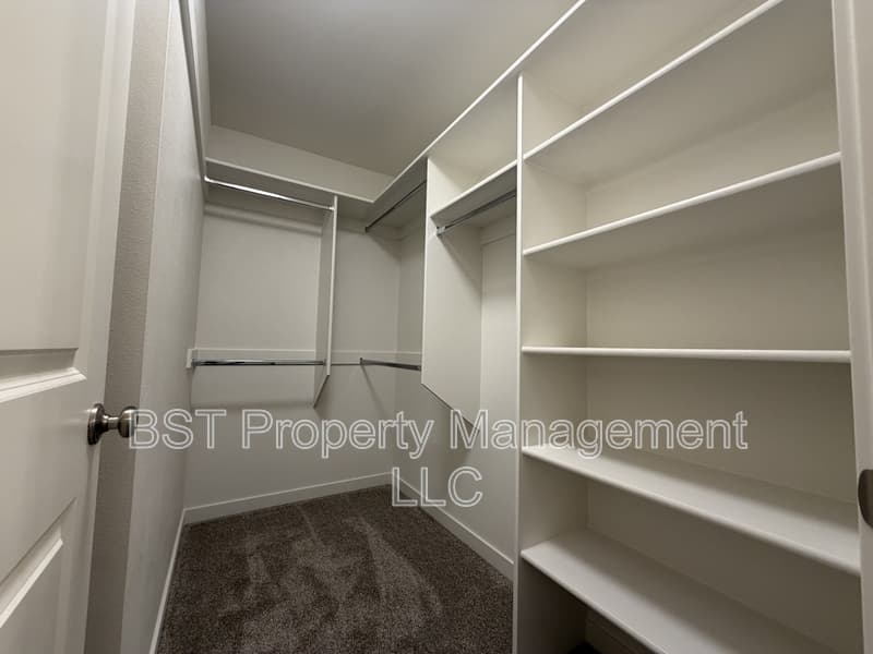 Keizer Townhome: 4035 Filbert St NE, Keizer, OR 97303