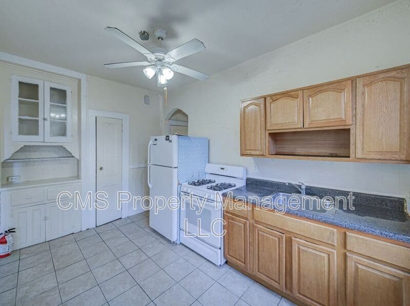 Roselle House: 706 Chestnut St.