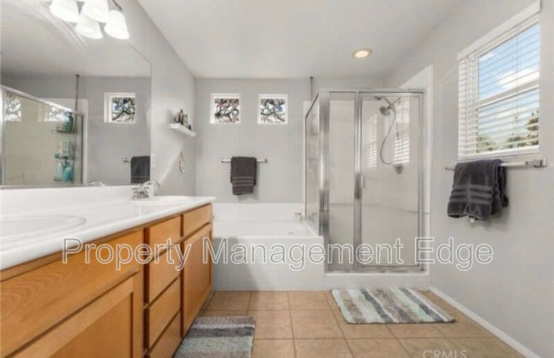 Lake Elsinore House: 33555 Cedar Creek Ln