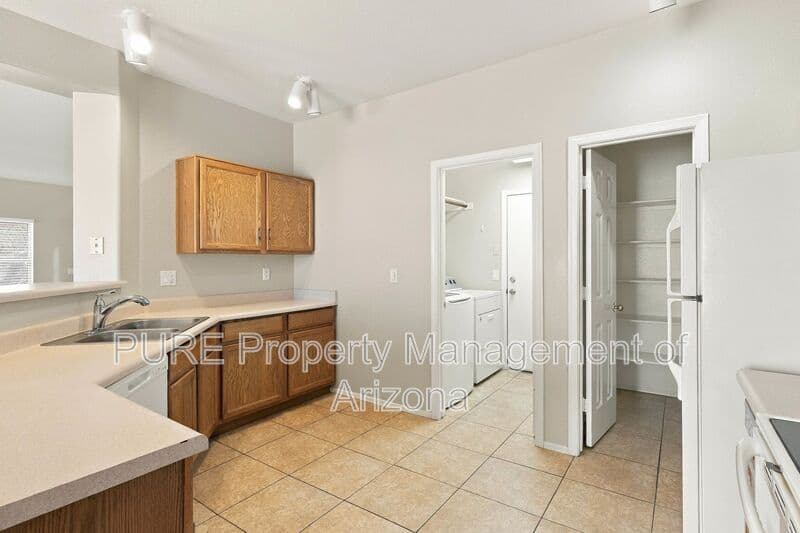 Surprise House: 16852 W Tasha Dr