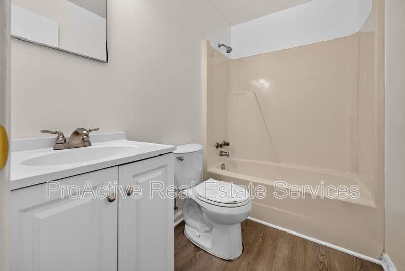 Norfolk Condo: 1436 Picadilly Street - J