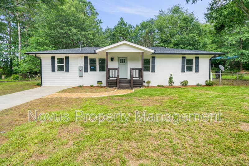 Carrollton House: 320 Adamson Avenue