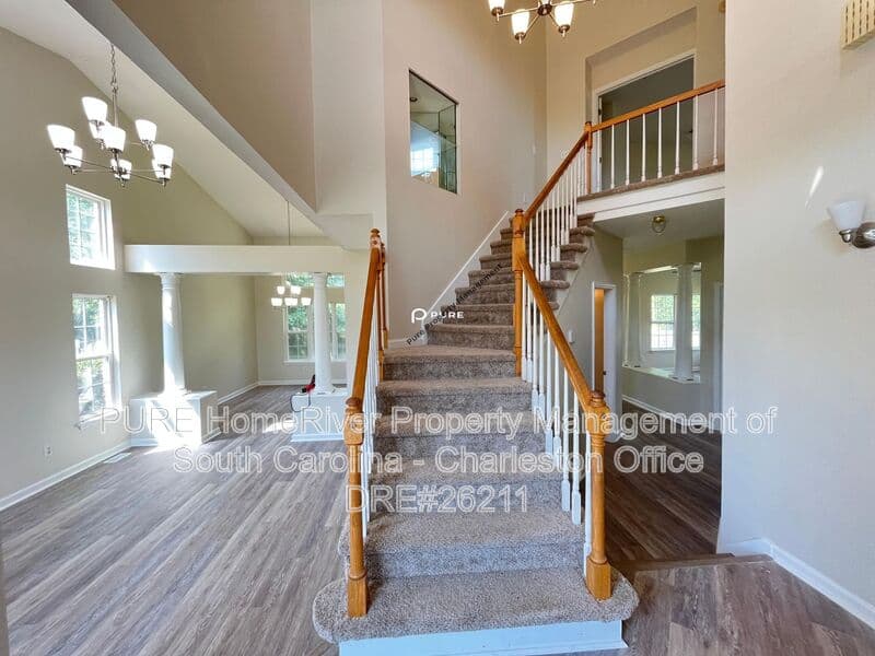Ladson House: 180 Ponderosa Dr