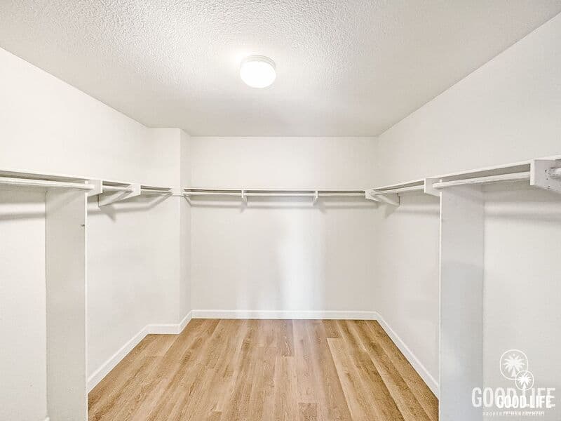 Oceanside House: 1124 Brighton Dr