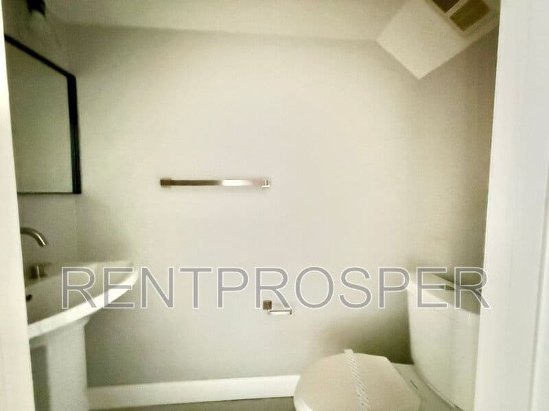 Orlando House: 4815 Walden Circle