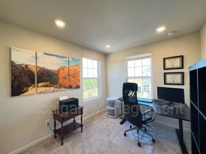 Plymouth Condo: 263 N Sydney Ct