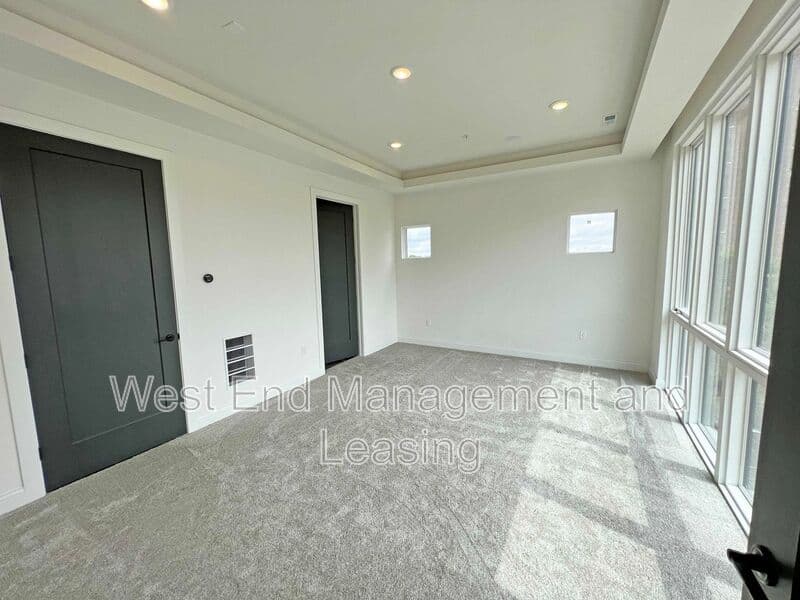Saint Louis Condo: 4201 W Pine Blvd