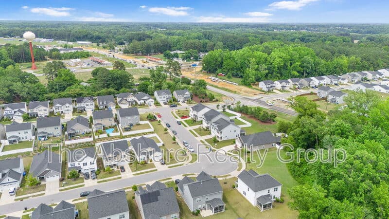 Angier House: 121 Barnwell Loop