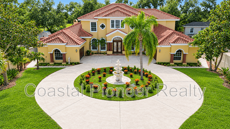 Largo House: 10334 Longwood Dr