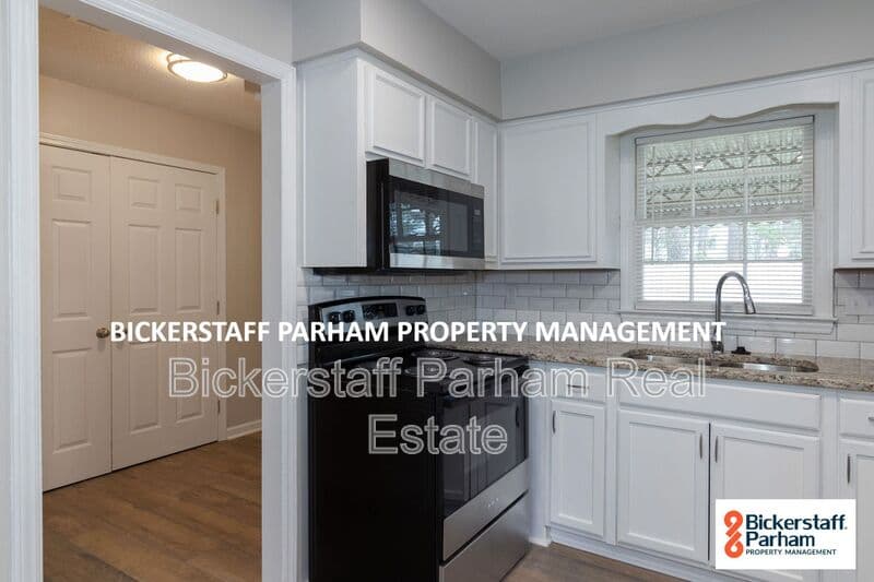 Columbus House: 2395 Agnes Dr.