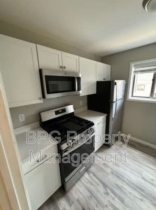 Warrenton Condo: 129 Green St
