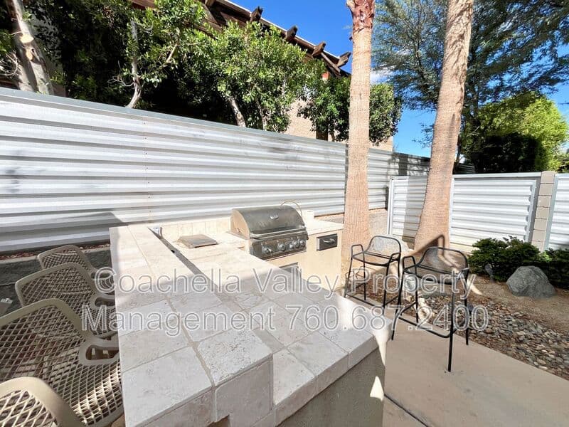 Palm Springs House: 353 Cheryl Dr