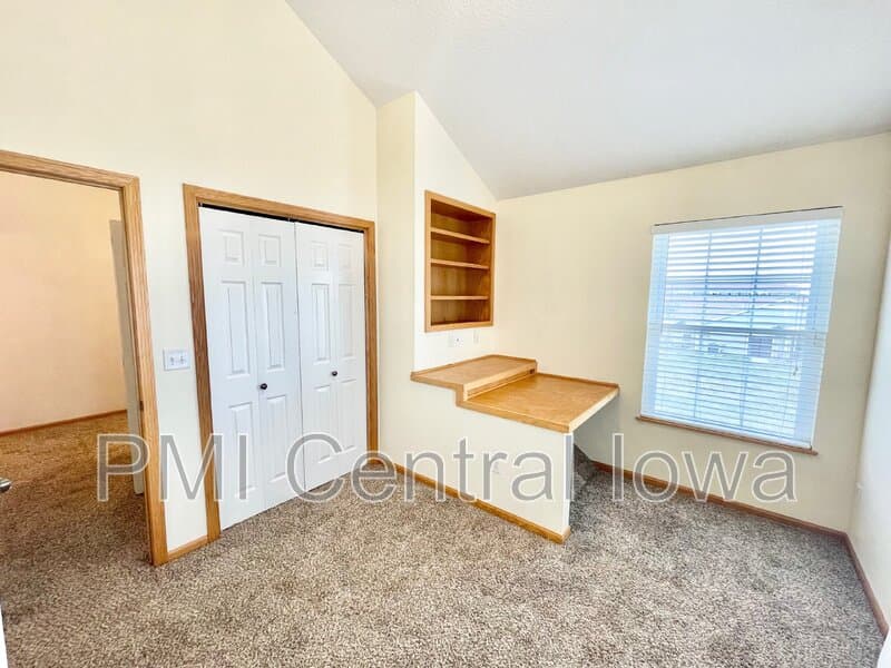 Ankeny Townhome: 1262 SE Village View Ln