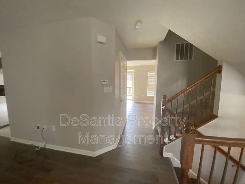 Mars Townhome: 640 Village Green Blvd East
