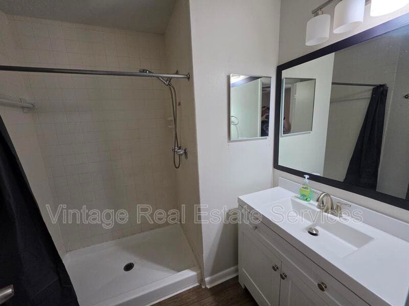 Brandon House: 851 Creekway Ct